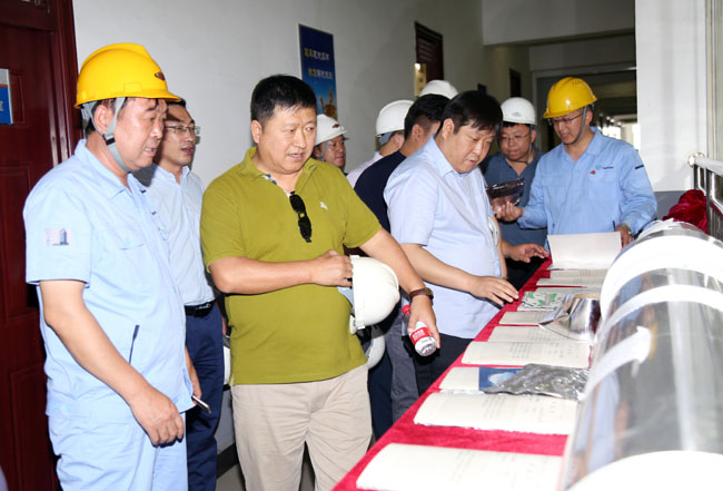 北京市昌平區(qū)經(jīng)信局副局長(zhǎng)徐連江、王加祥一行到萬基鋁加工參觀考察