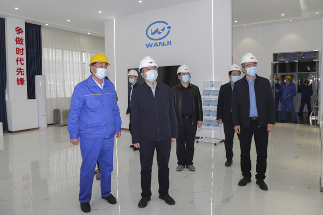 洛陽市委常委、副市長梁慶到萬基控股集團調(diào)研