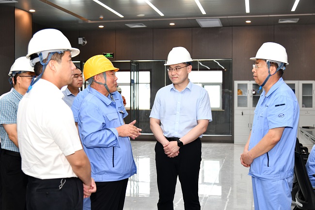 新安縣委書(shū)記、縣長(zhǎng)王智一行到萬(wàn)基控股集團(tuán)調(diào)研