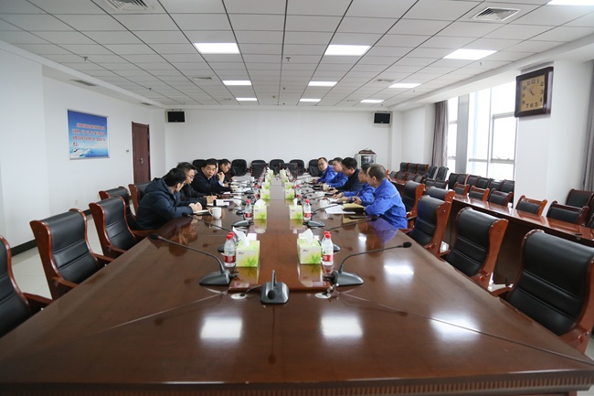 新安縣委副書記、縣長崔占科到萬基控股集團調研