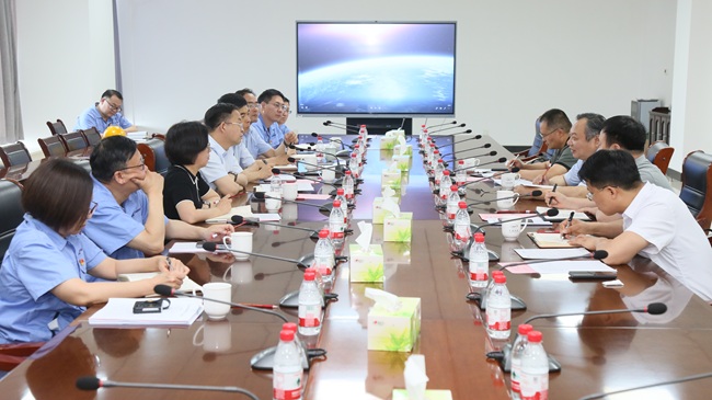 河南省國資委黨委副書記、主任吳祖明一行到萬基控股集團調(diào)研